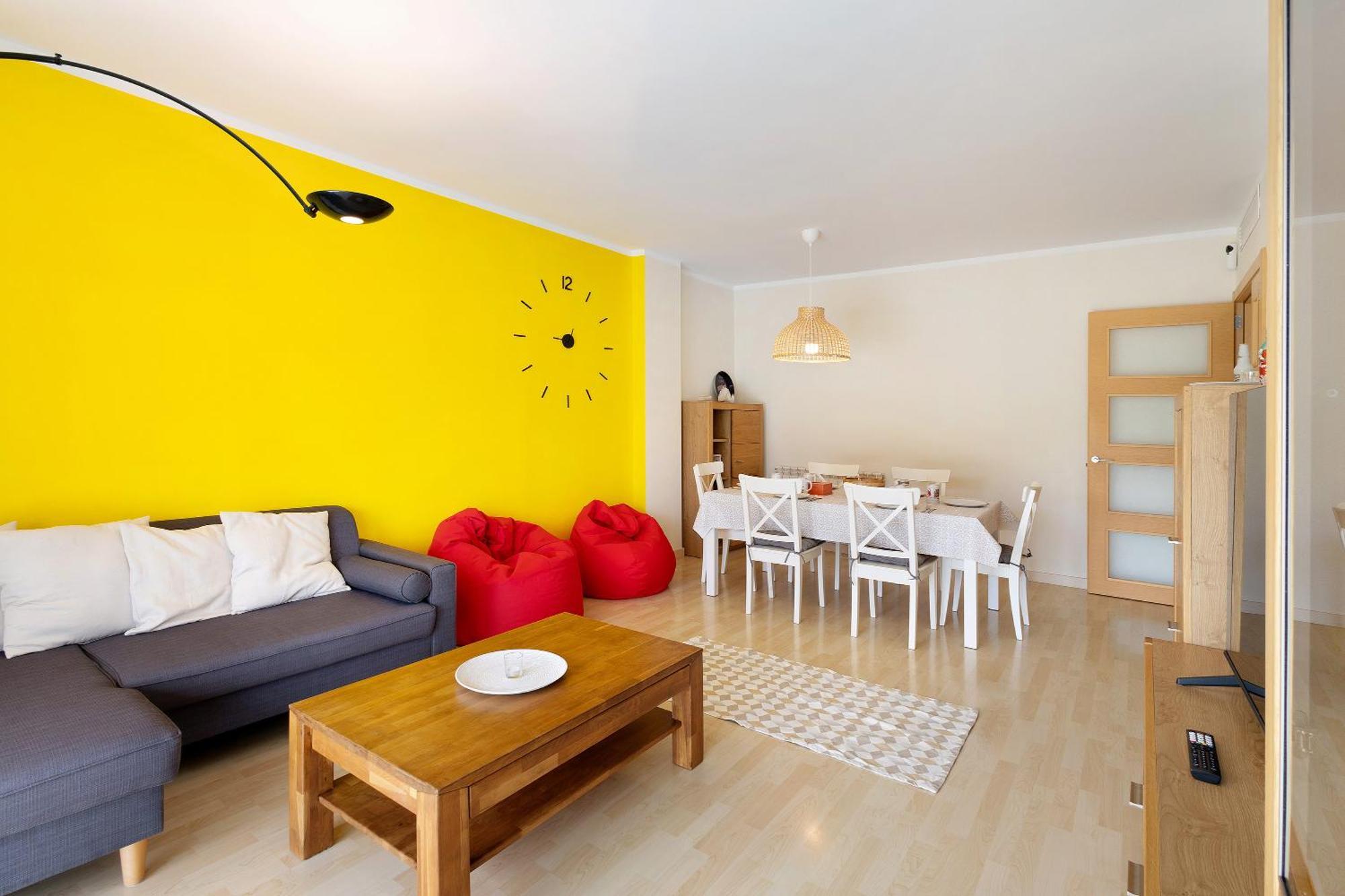 Modern And Renewed Flori Arenys de Mar