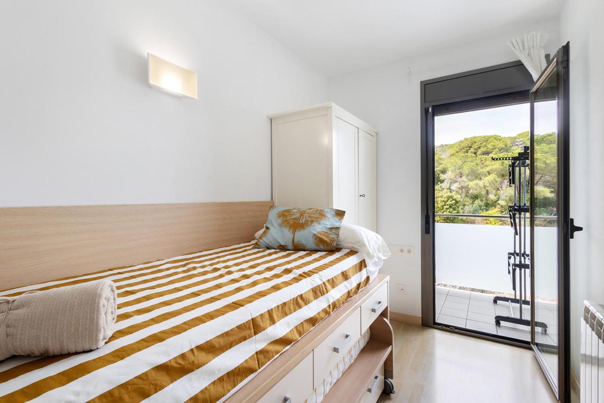 Modern And Renewed Flori
