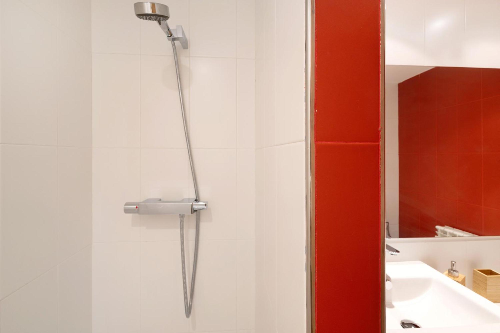 Modern And Renewed Flori Arenys de Mar