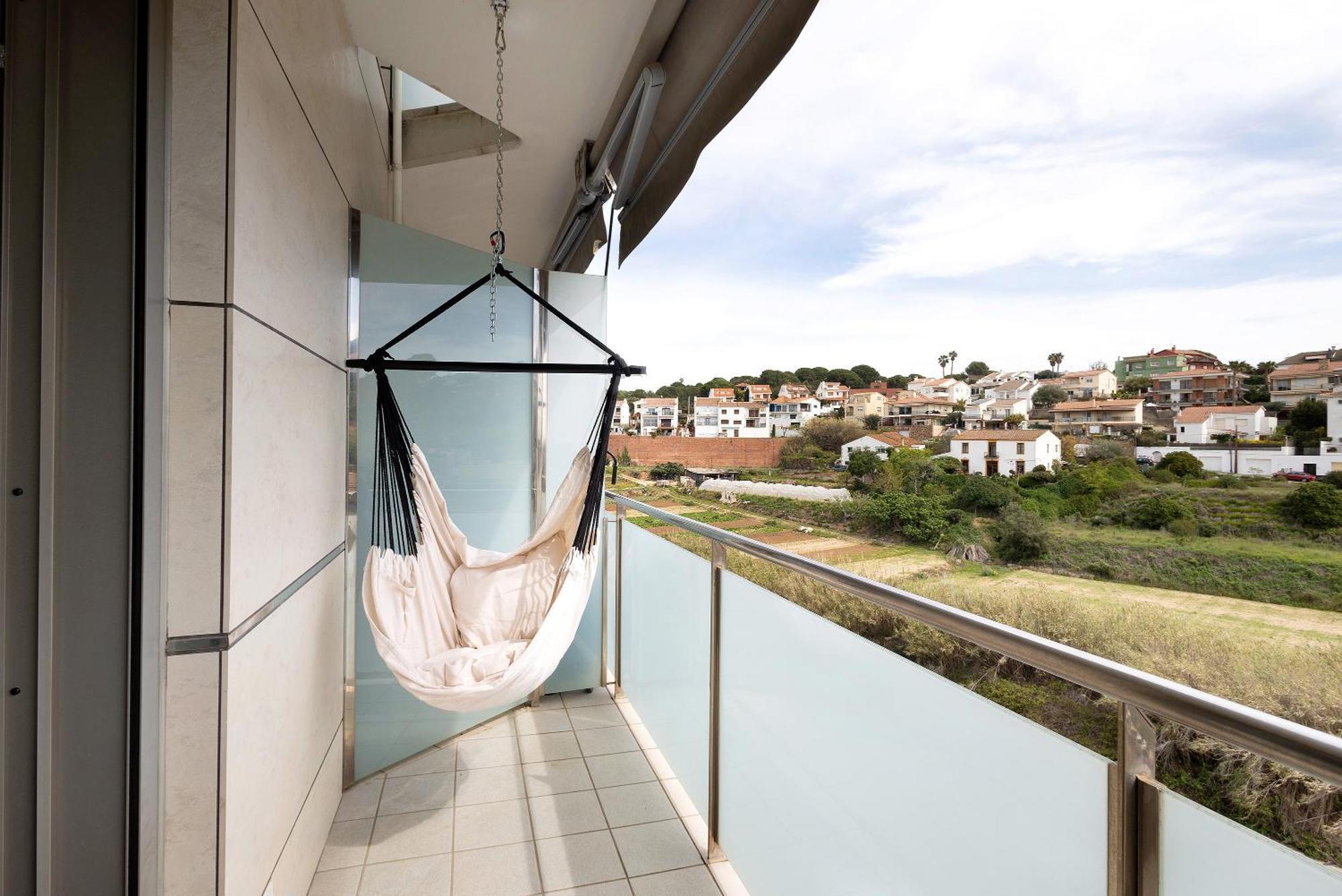 Modern And Renewed Flori